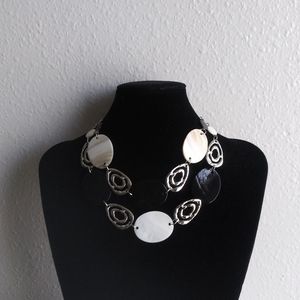 NWT-Jules B necklace
